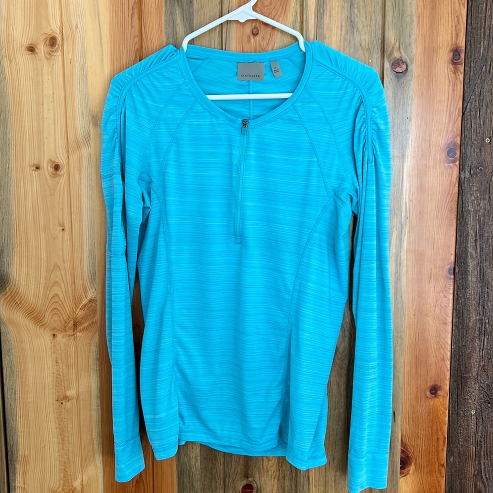 Athleta top.